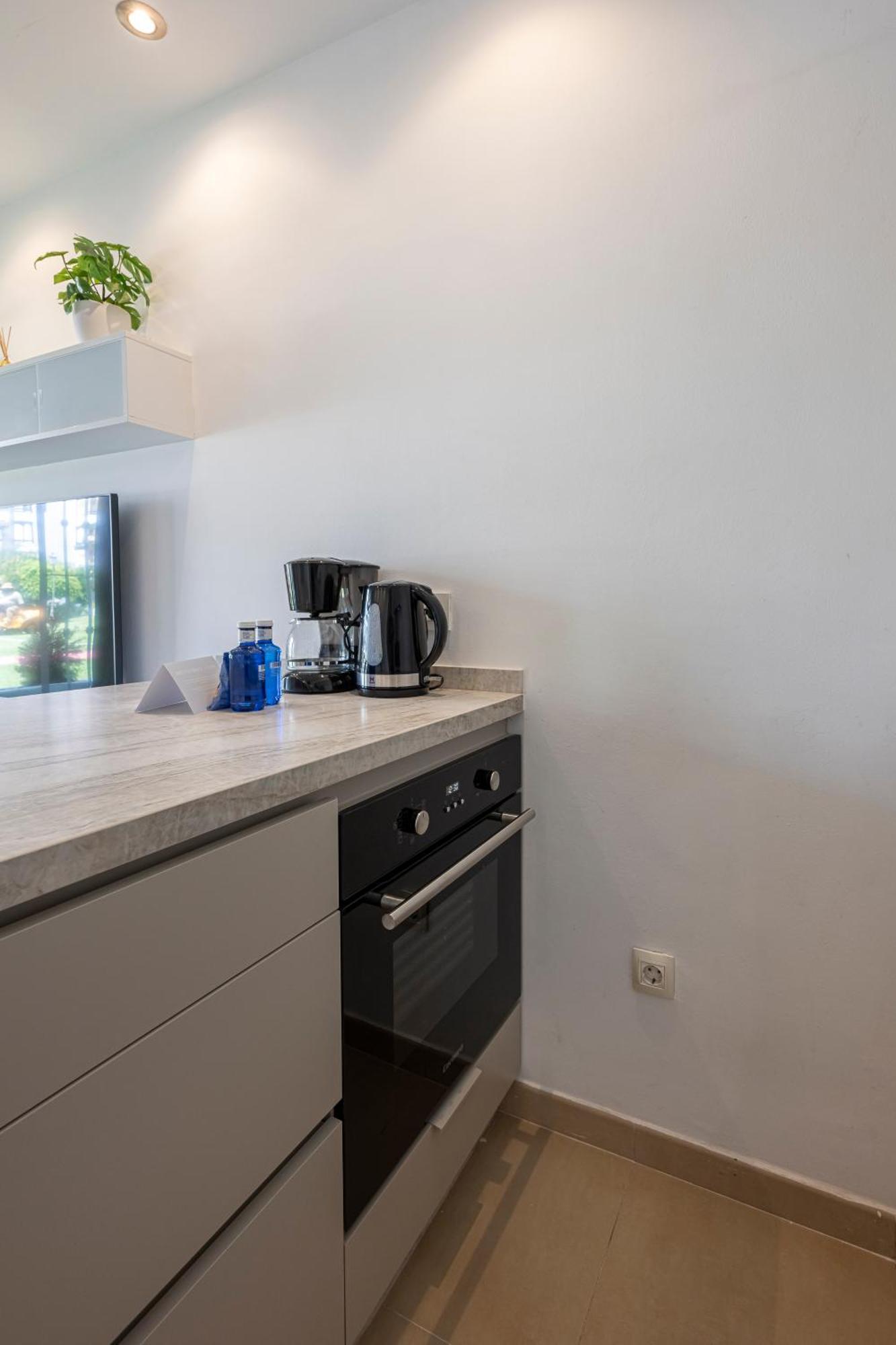 Cozy 1 Bedroom With 2 Pools & Tennis Court * Marbella