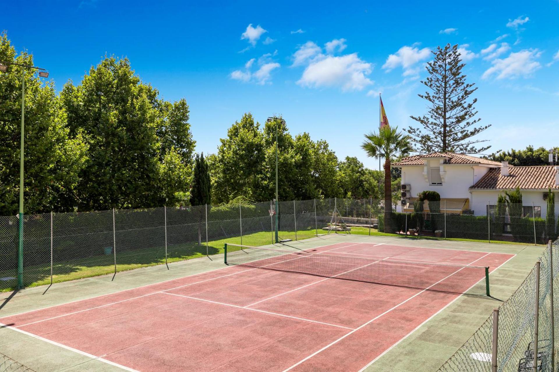 Cozy 1 Bedroom With 2 Pools & Tennis Court Appartement Marbella