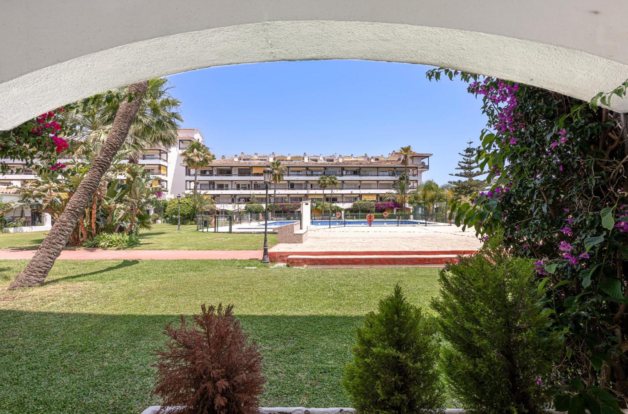 Cozy 1 Bedroom With 2 Pools & Tennis Court *