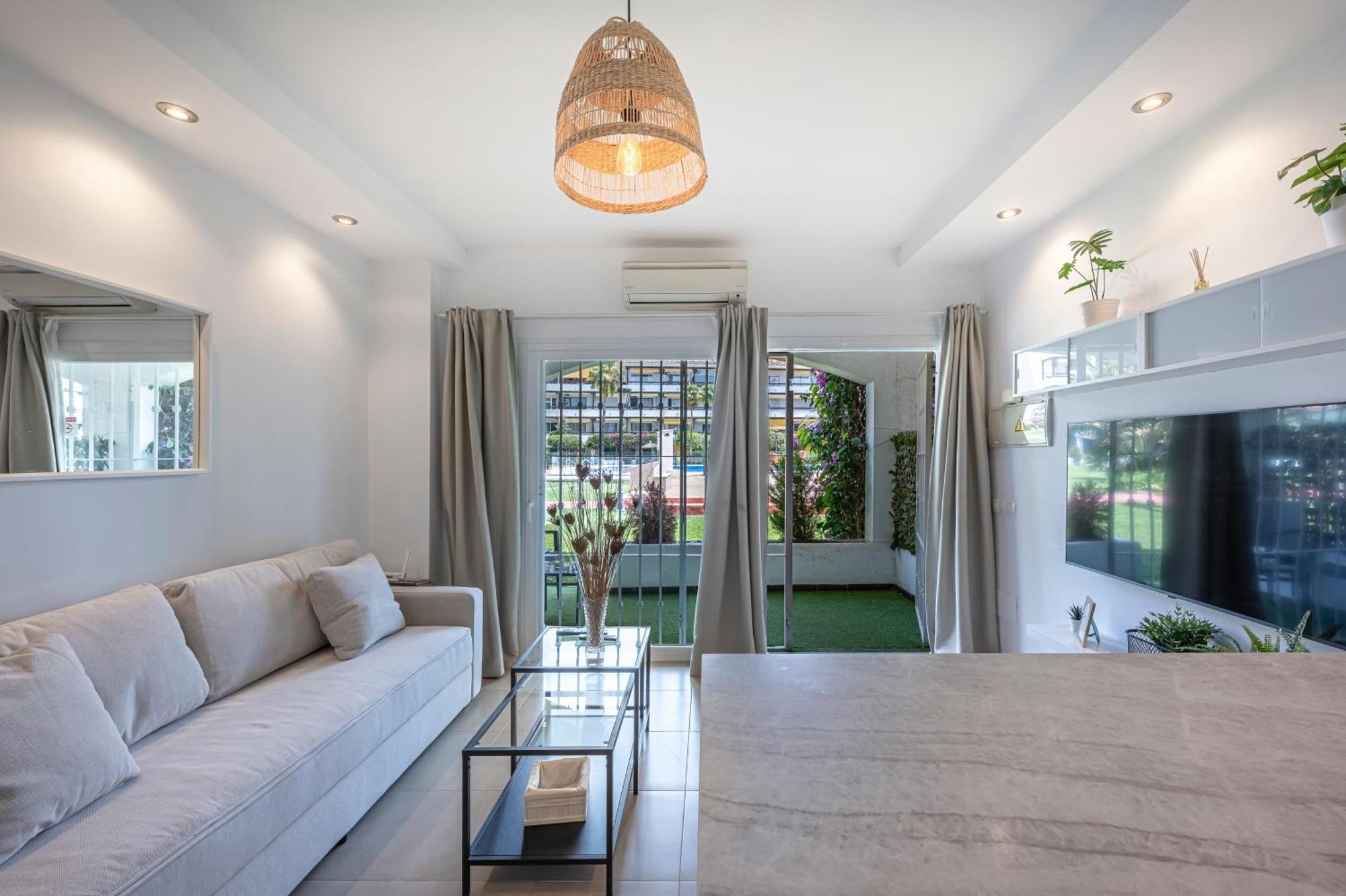 Cozy 1 Bedroom With 2 Pools & Tennis Court Marbella